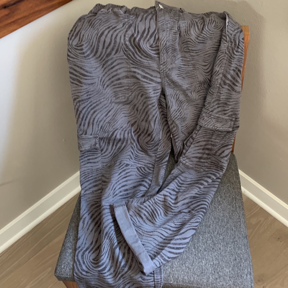 Zebra pattern cargo pants - Picture 8 of 9